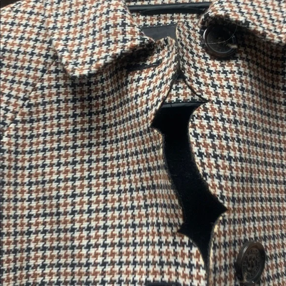 Classic Houndstooth Women's cape - Picture 2 of 5